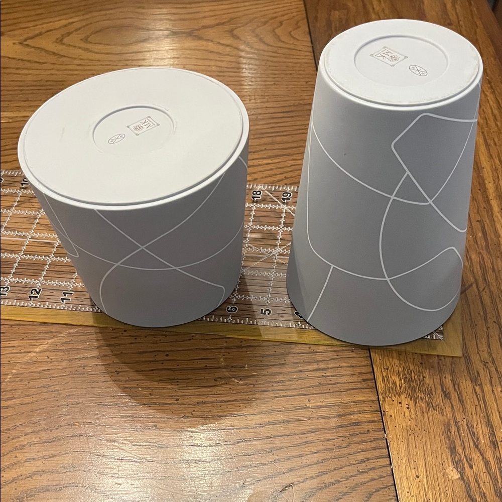 Barbara Barry for Middle Kingdom porcelain vases/planters - Picture 13 of 15